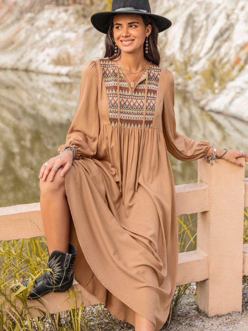 Timeless Elegance: Middle East-inspired Long Sleeve Solid Color Dress for Autumn - Image 2