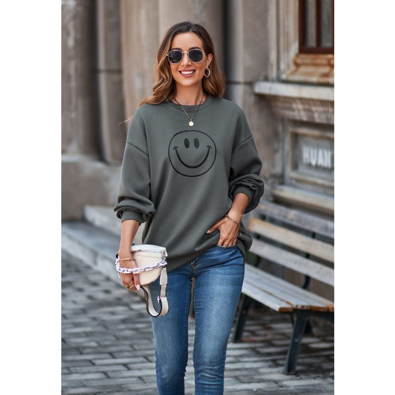 Smiley Sweatshirt with Round Neck and Drop Shoulder for Autumn/Winter - Image 4