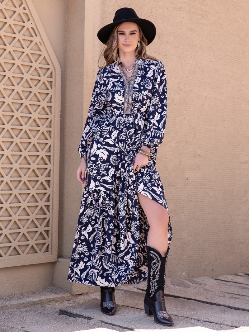 Versatile Elegance: Mixed Batch Tiered Dress with Waist Trimming - Image 4