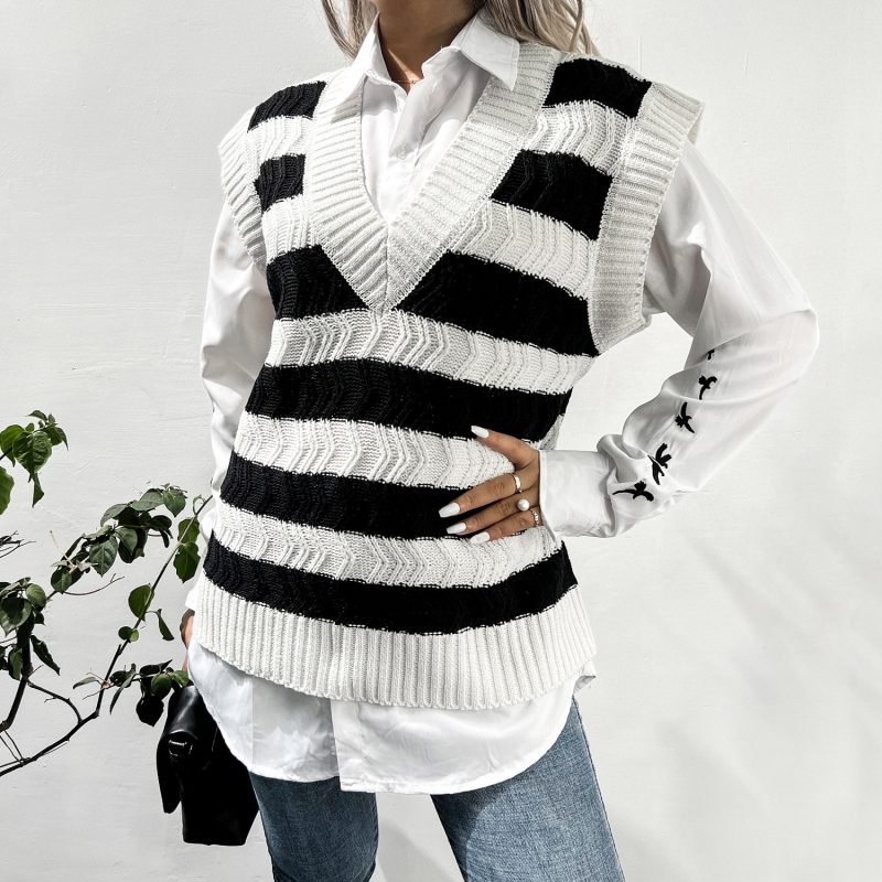 V-Neck Striped Knitted Vest for Autumn/Winter - Image 2