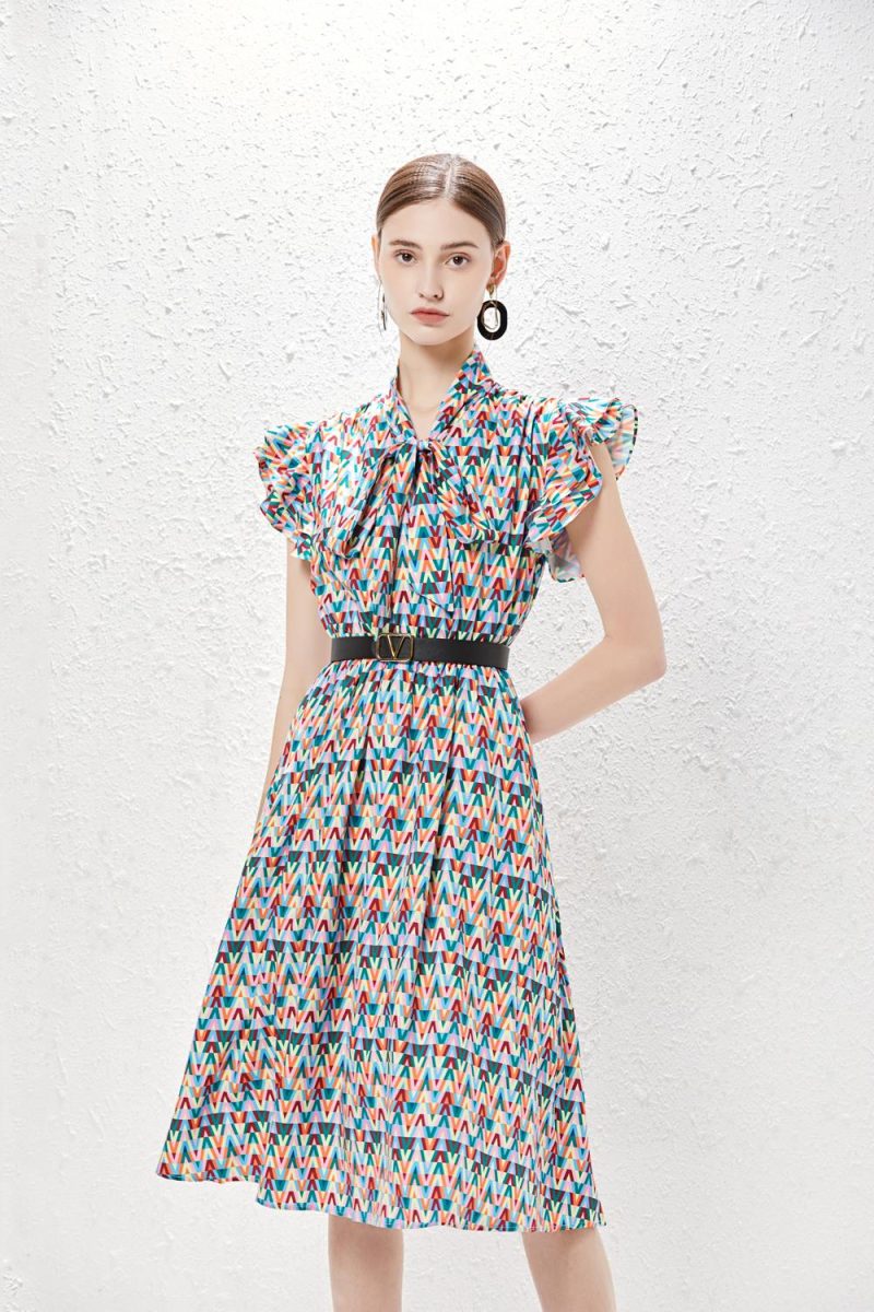 Color Letter Lace-Up Waist Dress