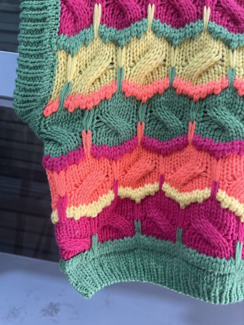 Crocheted Effect Short Knitted Sweater Vest Jacket - Image 8