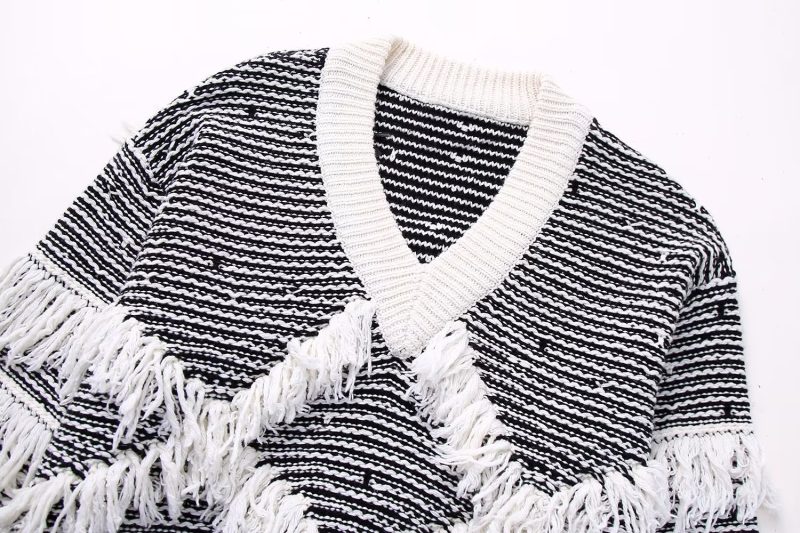 Tassel Jacquard V-Neck Sweater - Image 5