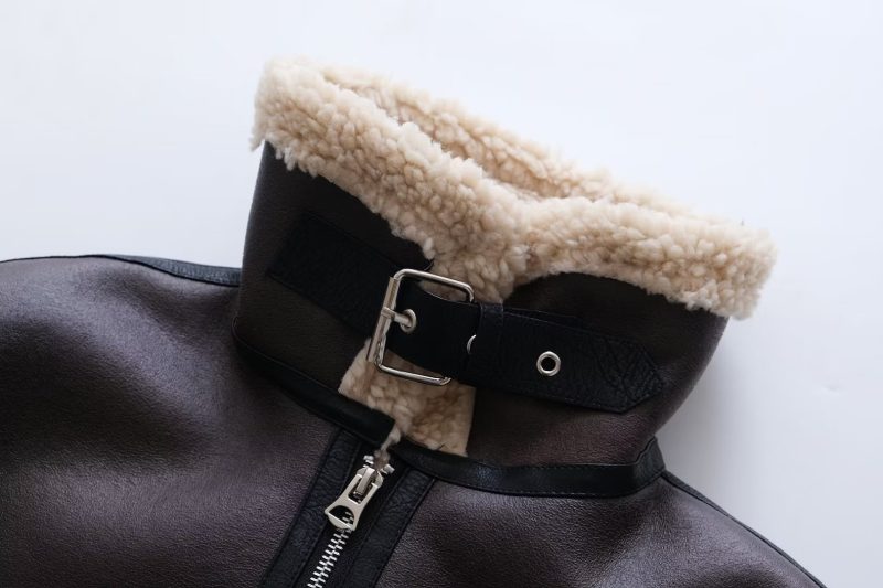 Chic Double-Sided Faux Shearling Jacket - Image 3