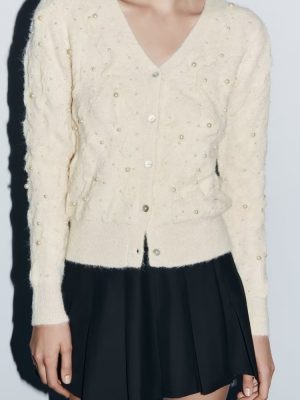 Pearl-Decorated White Knit Cardigan – Autumn/Winter