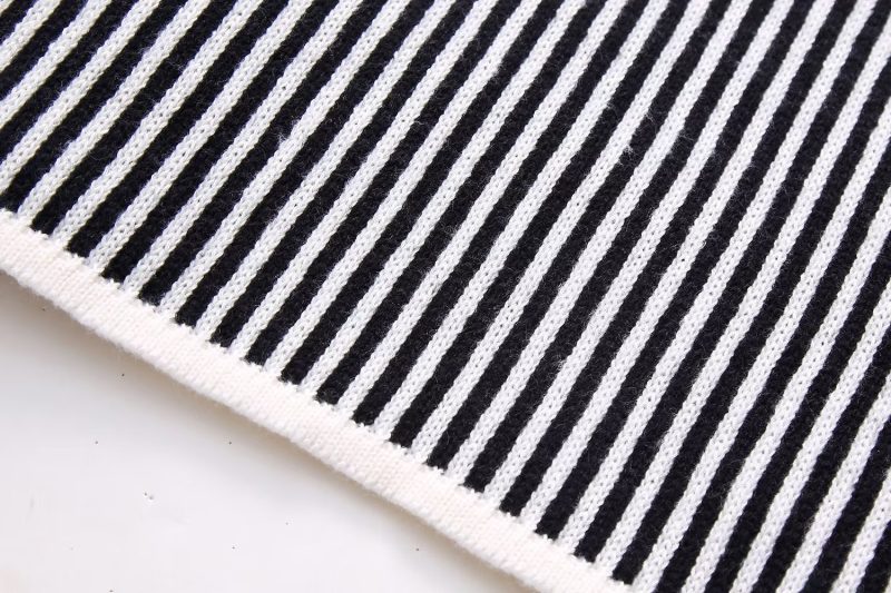 Contrast Color Striped Turtleneck Sweater - Image 4