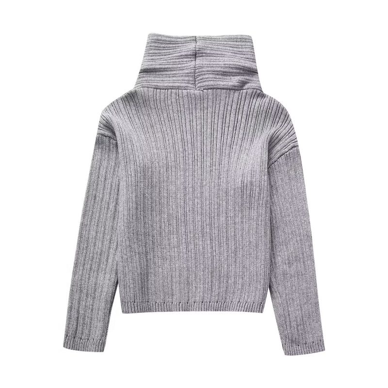 Classic Turtleneck Knit Pullover - Image 3