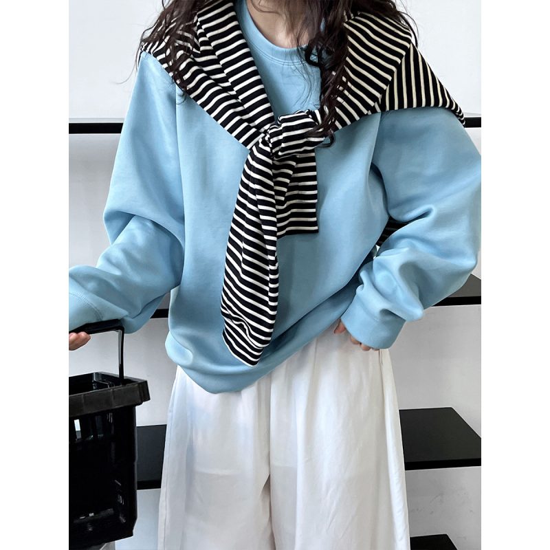 Minimalist Solid Color Sweater - Image 2