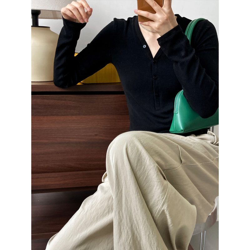 V-Neck Inner Wear Long Sleeve - Image 3