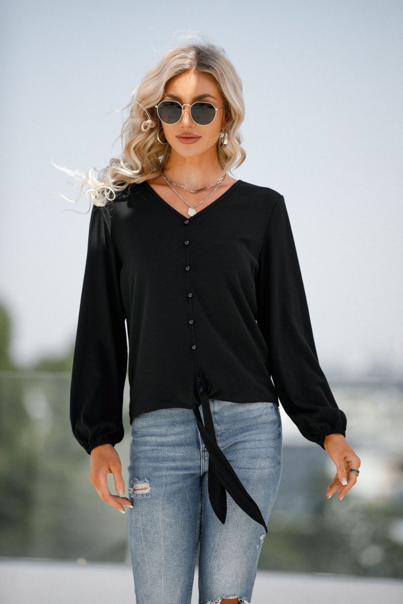 Buttoned V-Neck T-Shirt: Winter Chic Elegance - Image 4