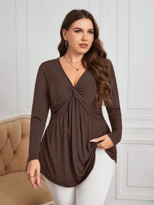 Plus Size Waist-Controlled Knit V-Neck Top