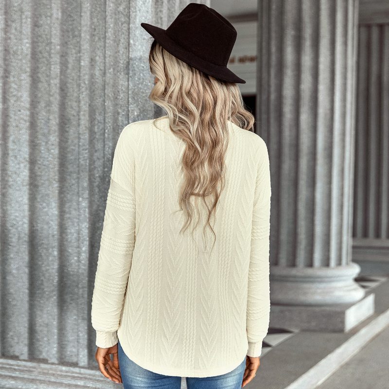 Winter Sweater Outerwear - Cozy Elegance - Image 2