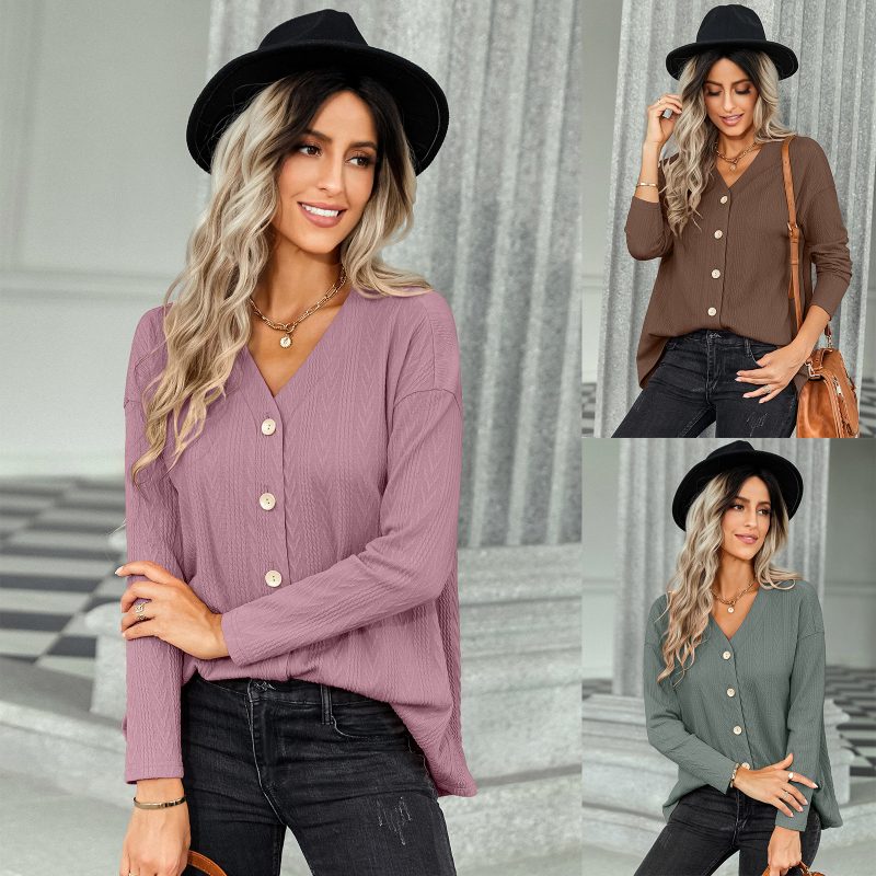 Early Autumn Elegance: V-neck Knitted Cardigan - Image 4