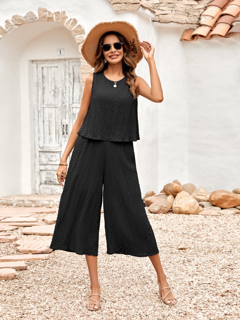 Effortless Style: Solid Color Sleeveless Jumpsuit - Image 2