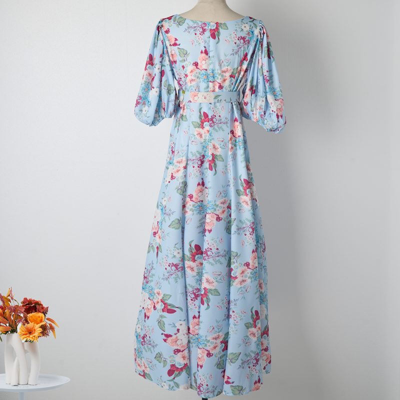 Elegant Holiday Style V-Neck Printed Dress with Puff Sleeves - Image 3