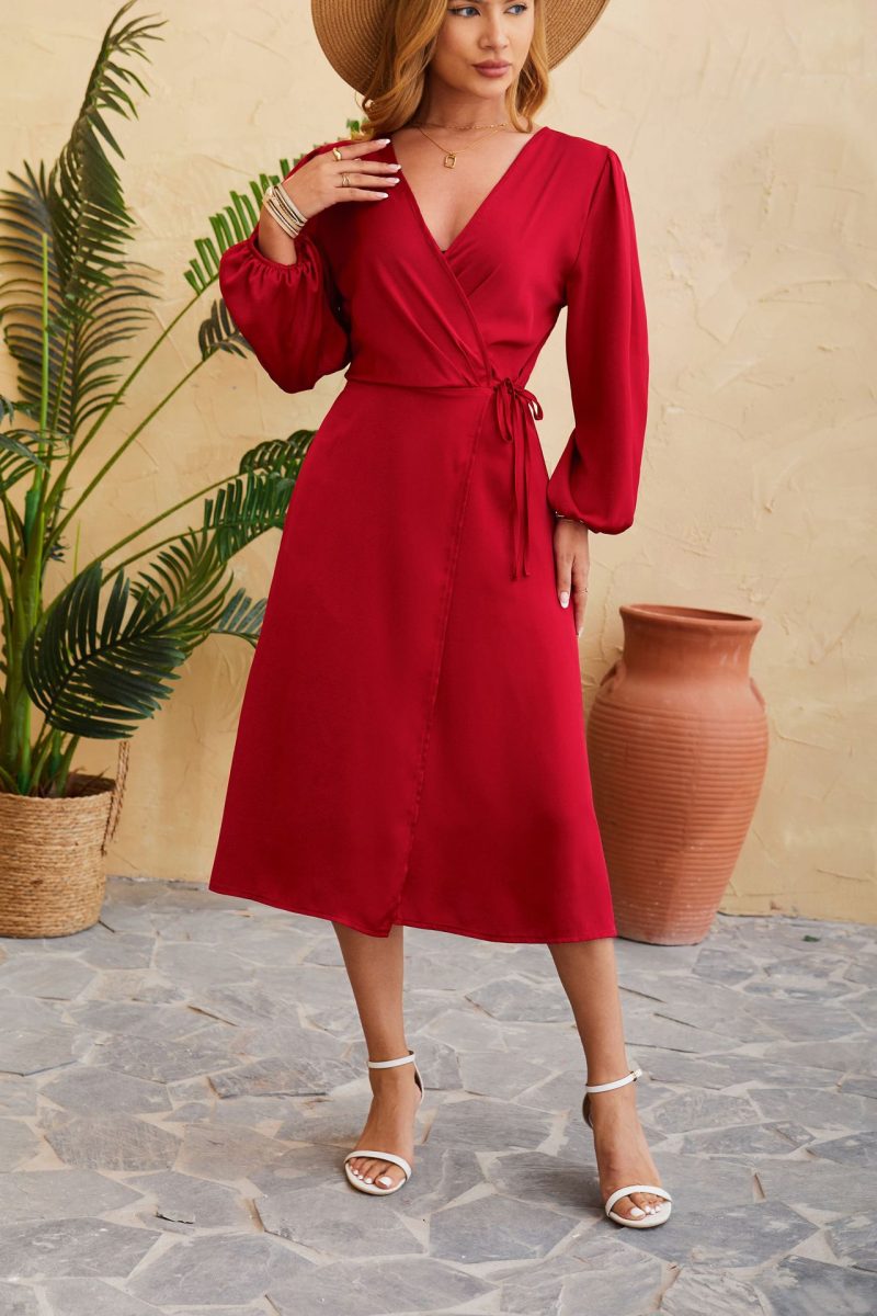 Satin V-Neck Split Dress: Elegance Meets Allure for Spring/Summer - Image 4