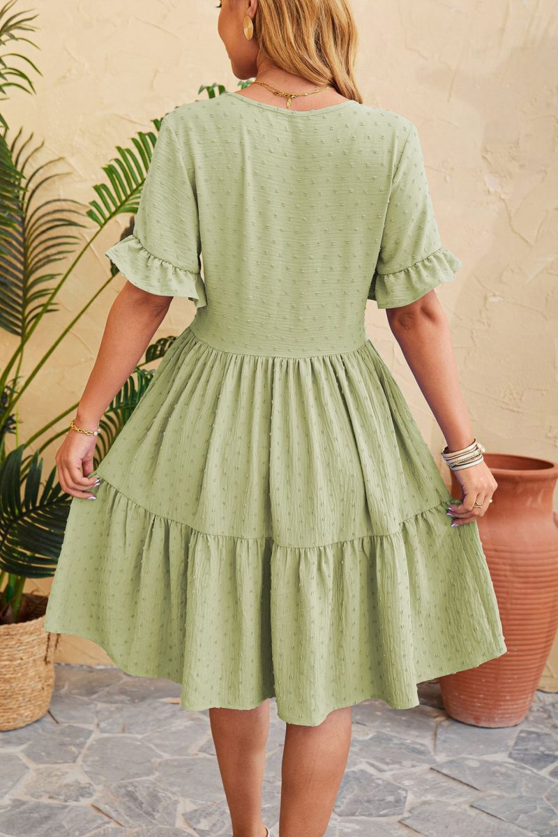 V-Neck Jacquard Pleated Dress: Stylish Spring/Summer Fashion - Image 3
