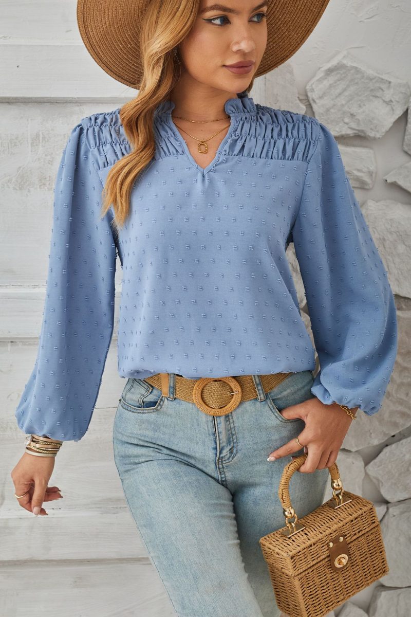 Chic V-Neck Pleated Jacquard Chiffon Shirt for Spring/Summer - Image 5