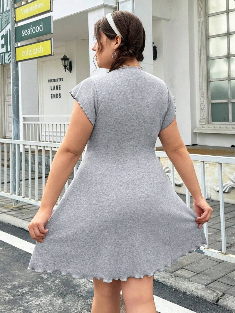 Plus Size Simple Solid Color Round Neck Short Sleeve Mini Dress - Image 3