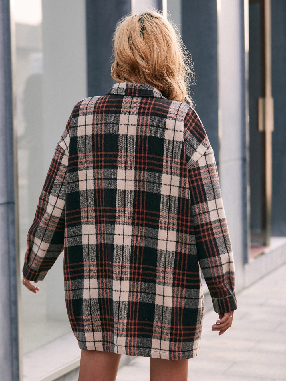 Casual Plaid Single-Breasted Collared Mid-Length Trench Coat Shacket - Image 4