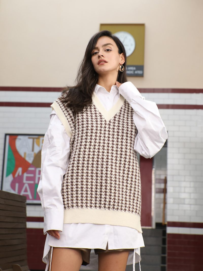 Preppy Loose Knitted Vest Sweater - Image 3