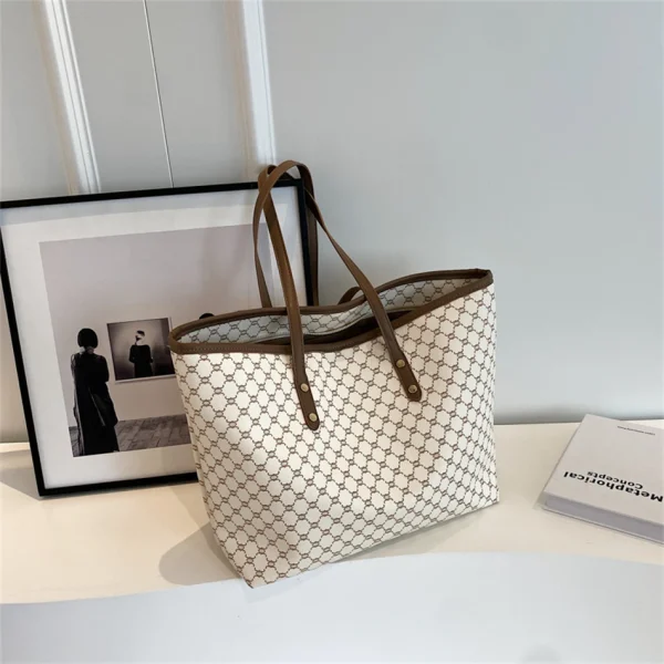 Stylish Eco Tote: Large Capacity, High Quality Print - Image 8