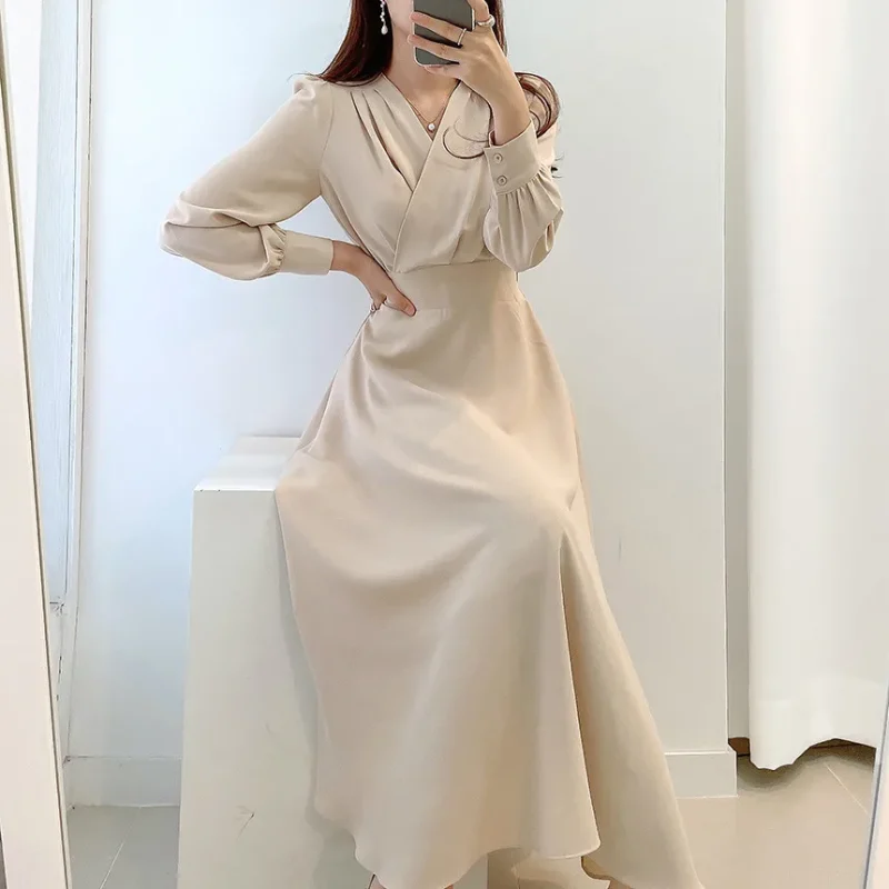 Chic Eco Maxi Dress: V-neck, A-line, Solid Color - Image 8