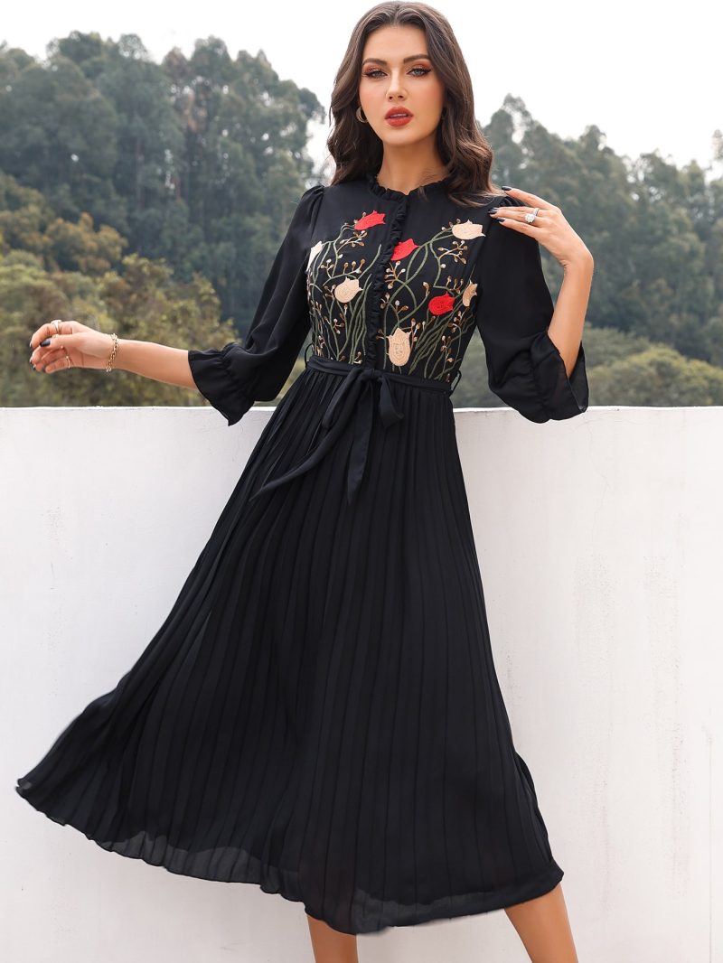 Floral Elegance: Women's Spring-Fall Crew Neck Maxi Dress, Featuring a Solid Color and A-Line Silhouette for an Elegant Look