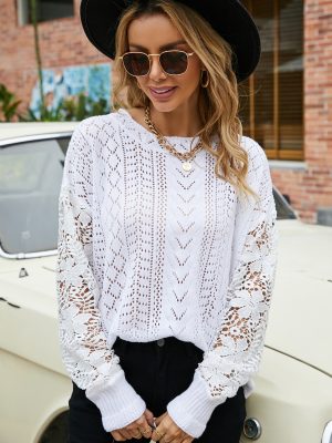 Flirty and Fabulous: Off-Shoulder Elastic Short Top with Sexy Long Sleeves, Perfect for a Stylish Statement