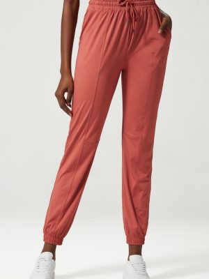 Springtime Comfort: Embrace Effortless Style with these Loose Track Pants!