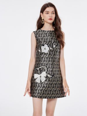 Stylish and Elegant: Be the Epitome of Summer Sophistication in this Jacquard Dress!