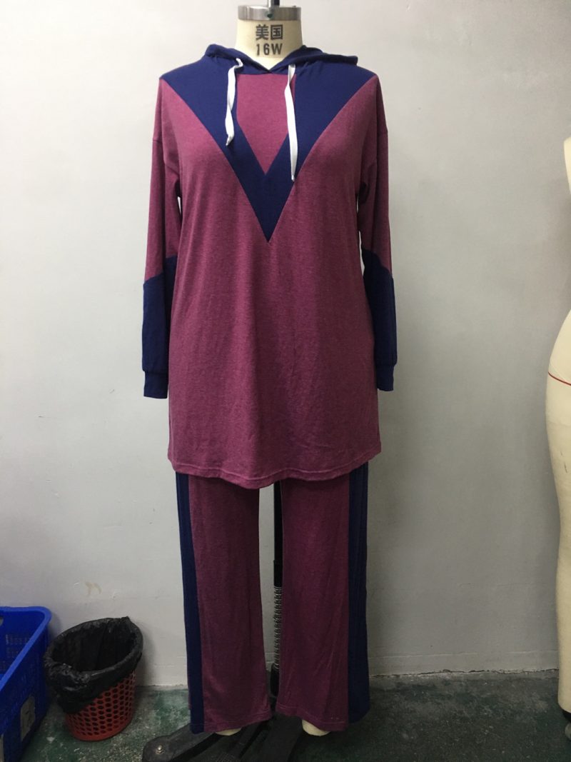 Cozy Chic: Plus Size Contrast Color Hooded Sweatshirt Set for Autumn/Winter - Image 5