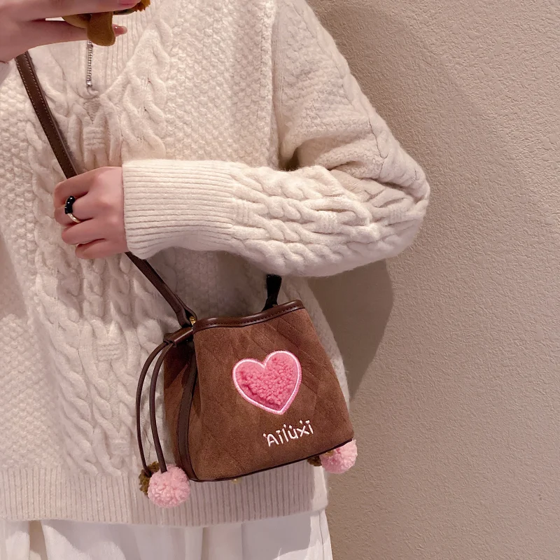 Love Heart Decoration Bucket Bag - Image 2