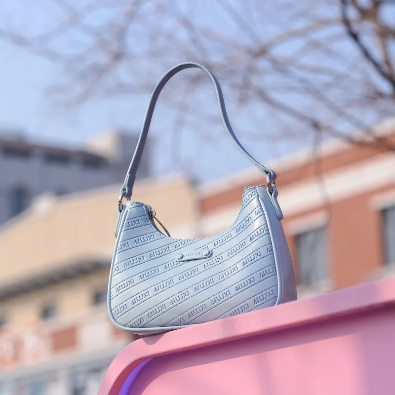 Striped Print Design Crescent Versatile Shoulder Bag - Image 3