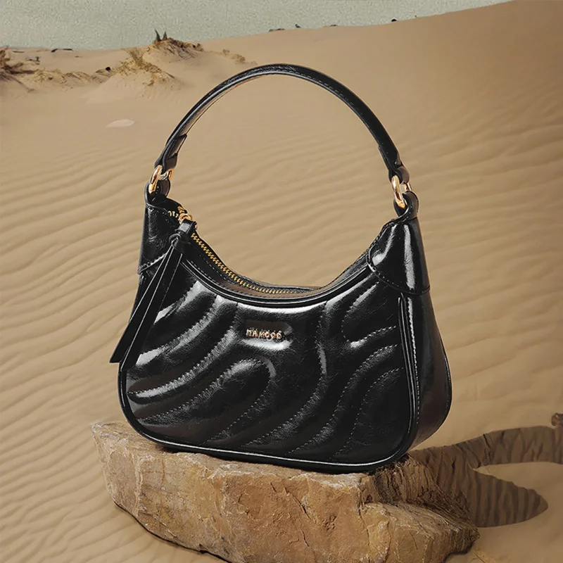High-Quality Quilted Handbag with Removable Shoulder Strap - Image 3