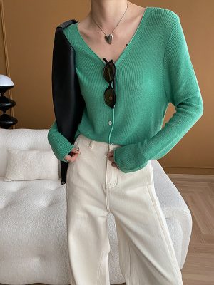 Fashionable French Paper V-neck Slimming Knitted Cardigan for Early Spring