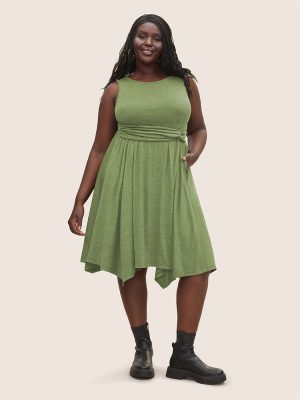 Plus Size Round Neck Sleeveless Dress: Vest Pocket, Solid Color, Irregular Asymmetric Design