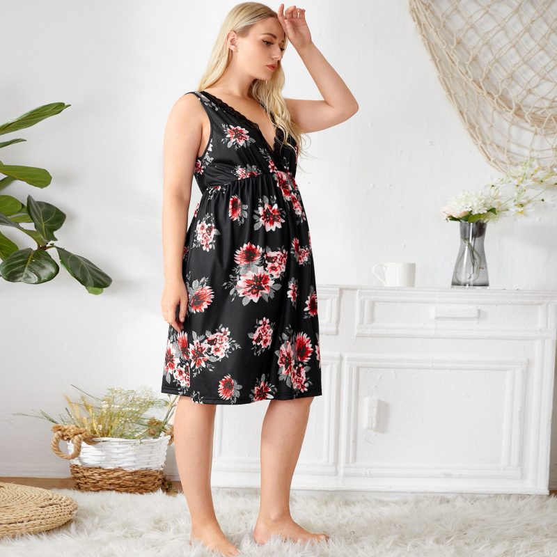 Comfortable Plus Size Nightdress with Lace Accents: Ideal for Cozy Homewear - Image 2