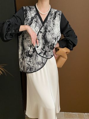 Asymmetric Ink Blooming Vest