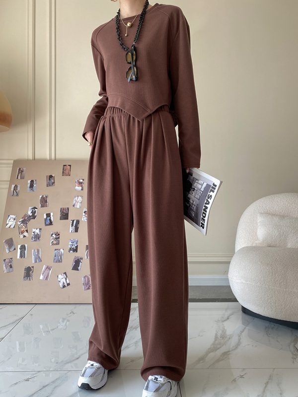 Effortless Elegance: Casual Breathable Short Sweater with Wide-Leg Pants Suit - A High-End Women's Clothing Two-Piece Set - Image 5