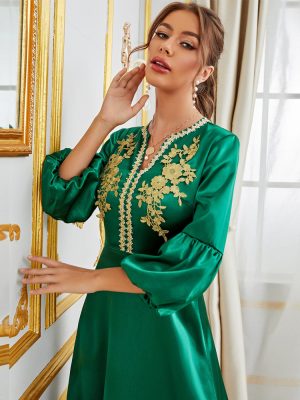 Middle Eastern Muslim Women’s Clothing: Appliqué Party Gathering Dress Gown