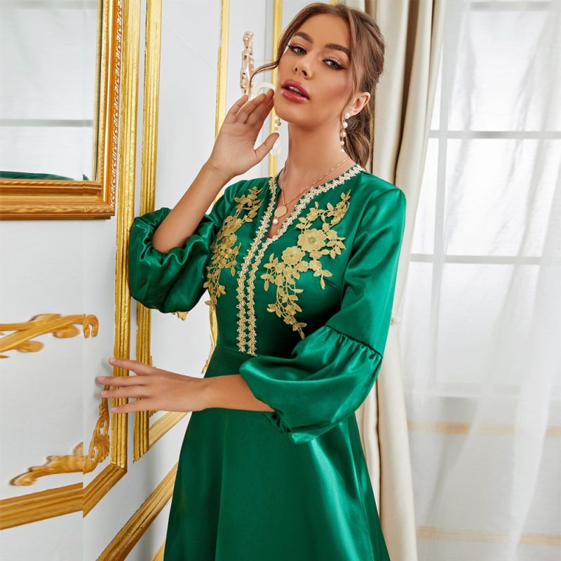 Middle Eastern Muslim Women's Clothing: Appliqué Party Gathering Dress Gown