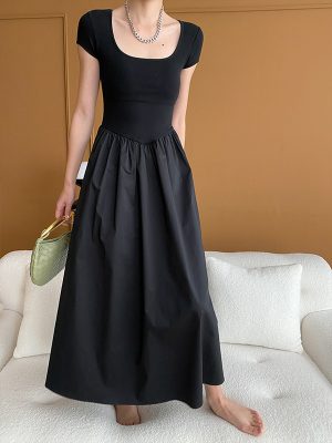 Sinan Sophistication: Simple High-End Square Collar Black Dress for Early Spring Chic