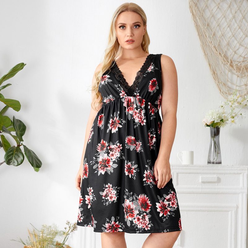 Comfortable Plus Size Nightdress with Lace Accents: Ideal for Cozy Homewear - Image 3