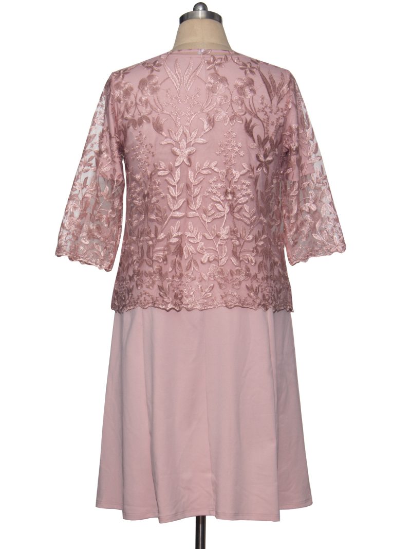 Regal Elegance: Plus Size Round Neck Embroidered Two-Piece Dress with Princess Stitching, Offering a Big Swing Silhouette for Casual Occasion - Image 4