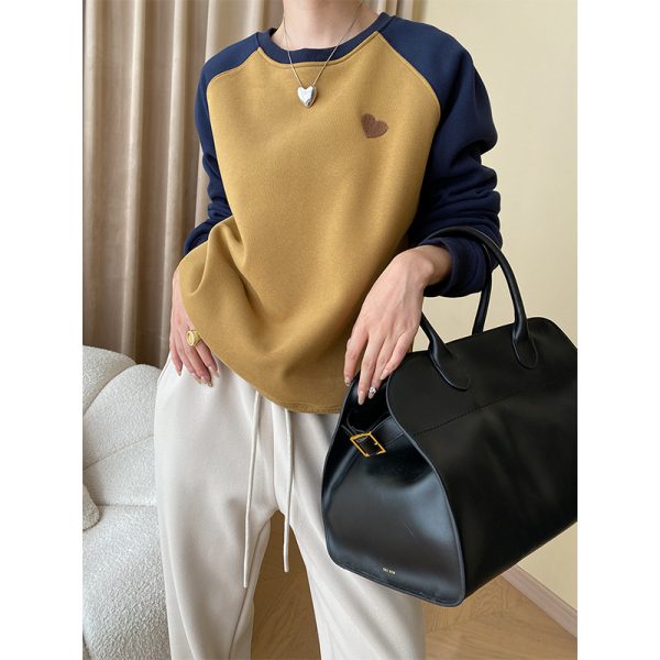 Cozy and Cute: Casual Contrast Color Raglan Sleeve Fleece Pullover with Love Embroidery, Perfect for a Loose and Comfy Fit