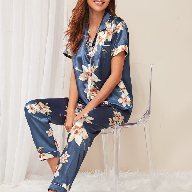 Imitated Silk Home Wear Pajamas: Women's Two-Piece with Short-Sleeved Trousers - Image 3