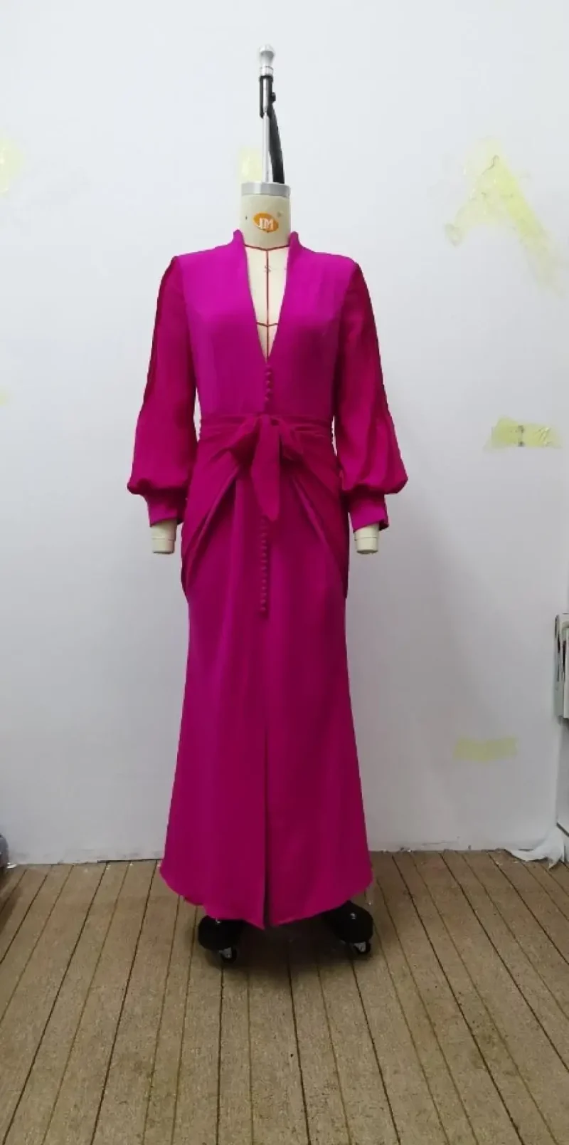 Solid Color Deep V-Neck Split-Front Bandage Banquet Prom Gown - Image 5