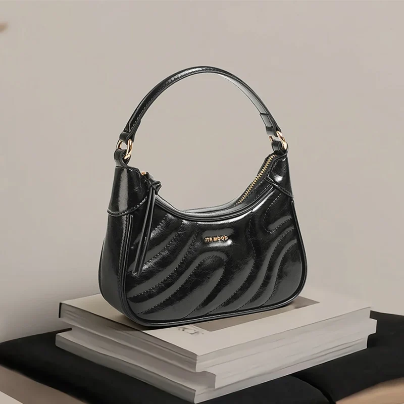 High-Quality Quilted Handbag with Removable Shoulder Strap