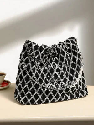 Large Capacity Retro Chain Decoration Bucket Bag